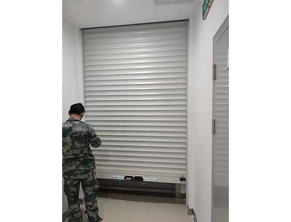 ?銀行卷簾門